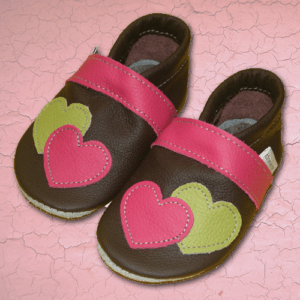 Krabbelschuhe Herz-Applikation Braun