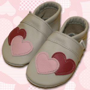 Krabbelschuhe Herz-Applikation Ecru