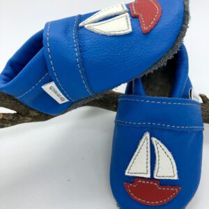 Krabbelschuhe Segelboot-Applikation Kornblume