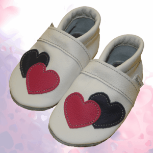 Krabbelschuhe Herz-Applikation Weiß