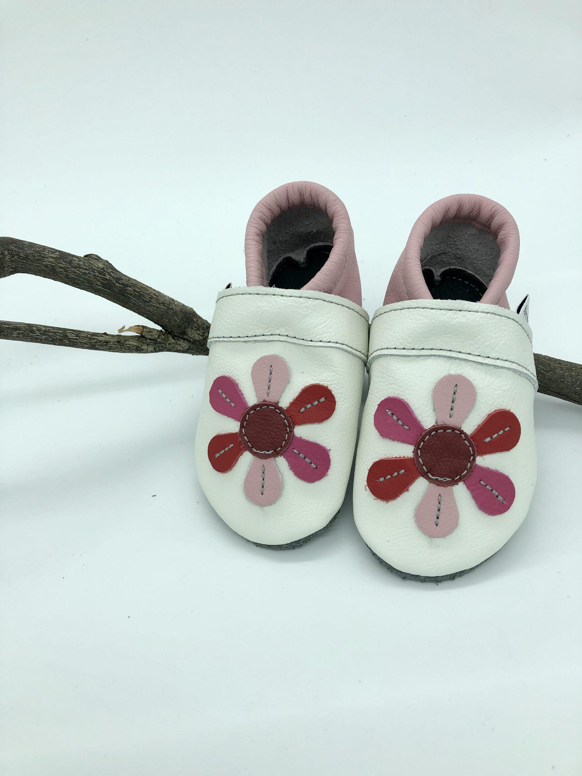 Krabbelschuhe Blume weiß - rosa