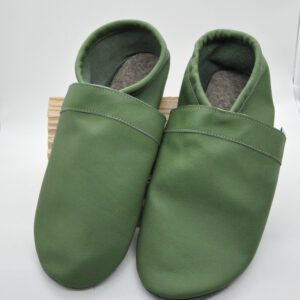 grüne Lederpuschen Gr.45 – SALE