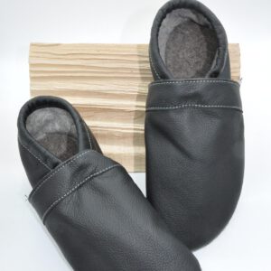 gefütterte Lederpuschen Schwarz Gr.40 – SALE